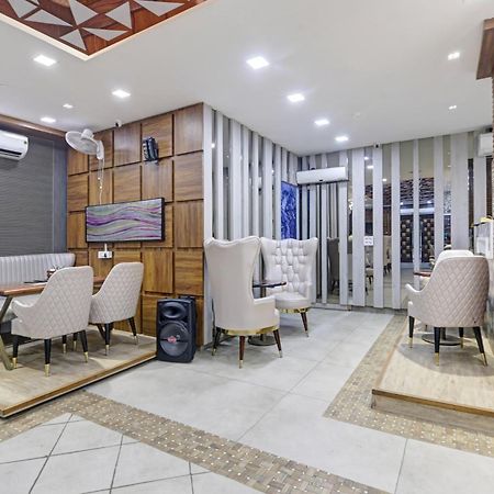 Status By Hotel The Emporio Ghaziabad Dış mekan fotoğraf