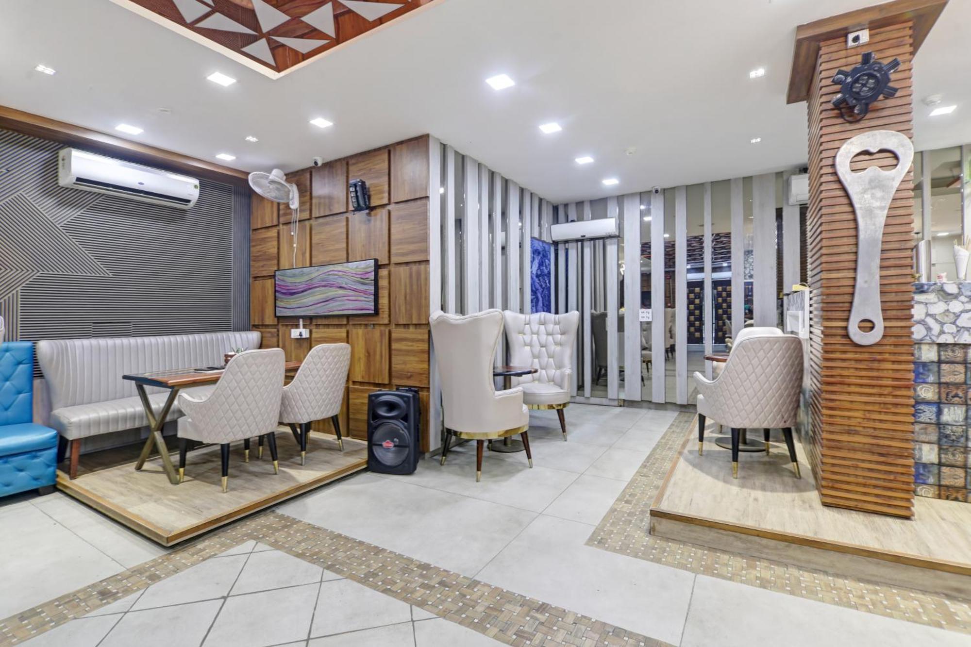 Status By Hotel The Emporio Ghaziabad Dış mekan fotoğraf