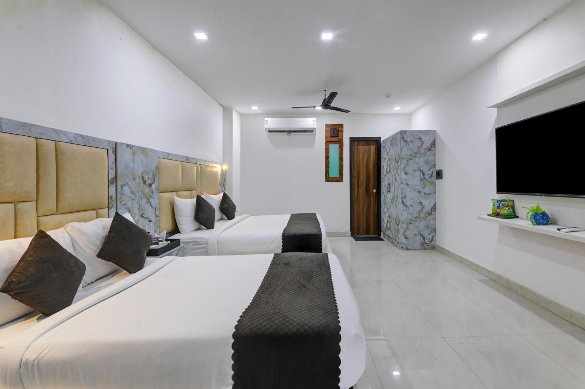 Status By Hotel The Emporio Ghaziabad Dış mekan fotoğraf