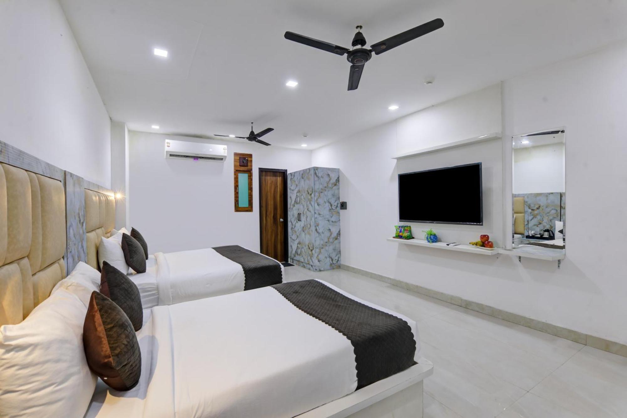 Status By Hotel The Emporio Ghaziabad Dış mekan fotoğraf