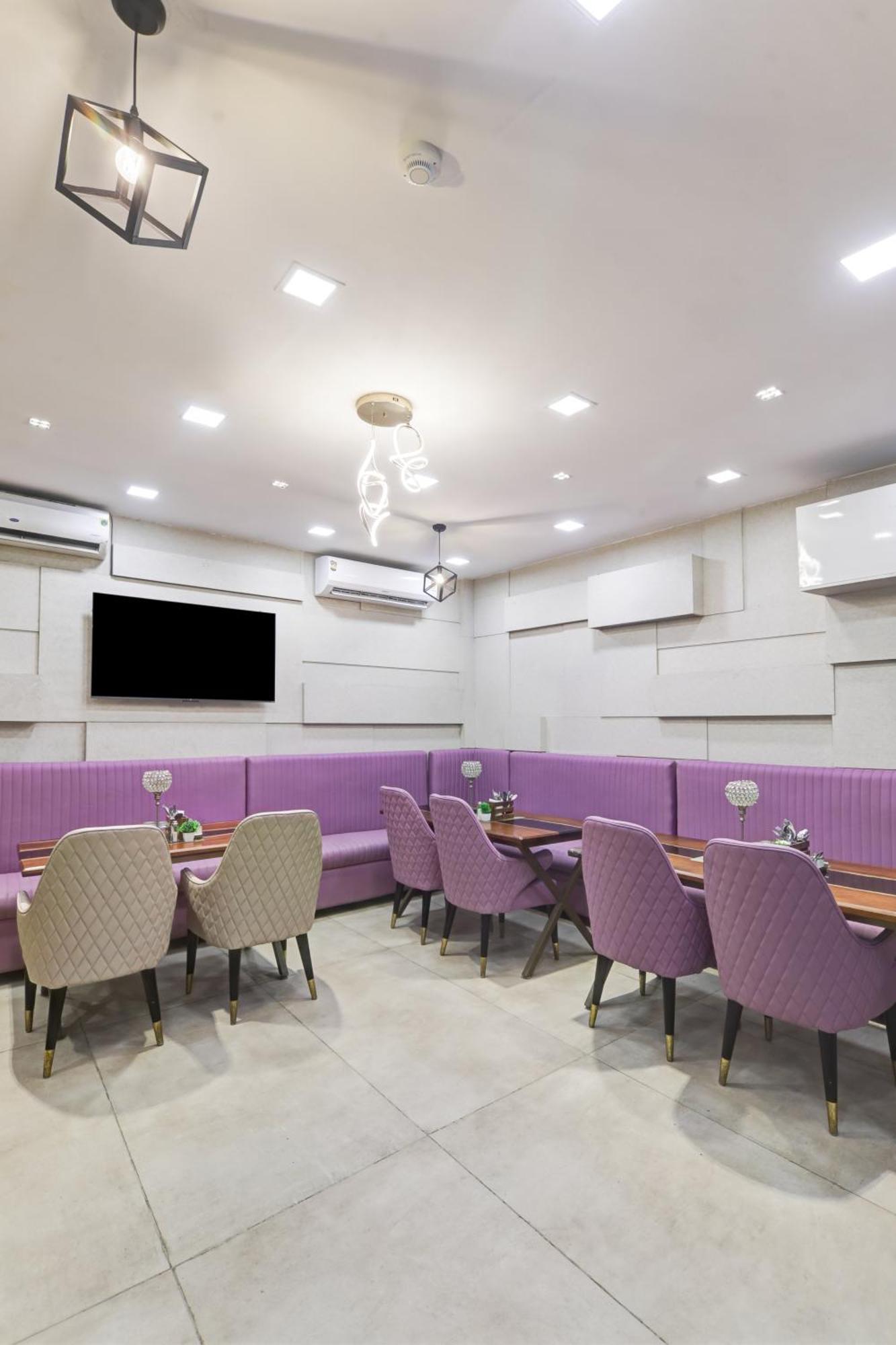 Status By Hotel The Emporio Ghaziabad Dış mekan fotoğraf