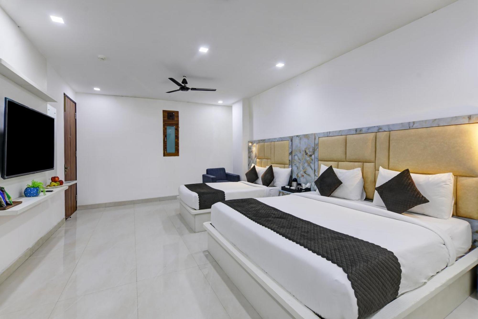 Status By Hotel The Emporio Ghaziabad Dış mekan fotoğraf